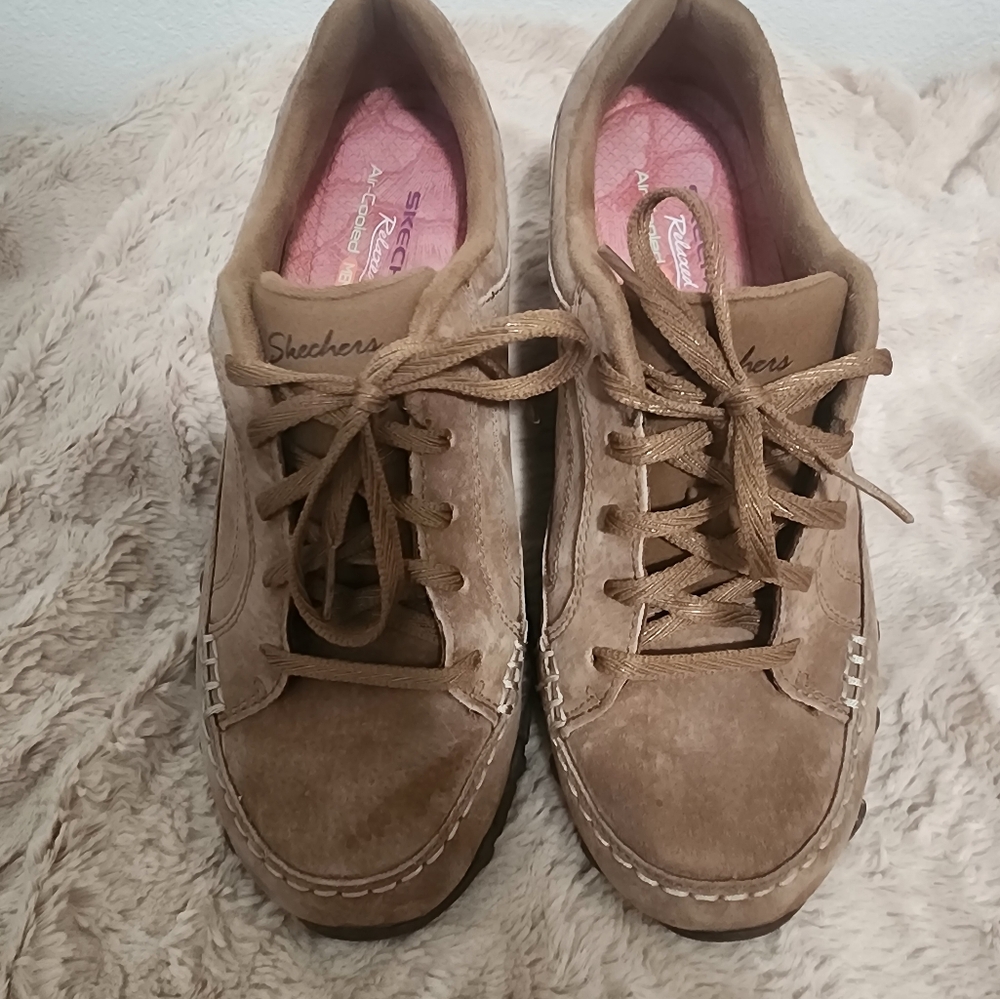 Sketchers Size 7 womans